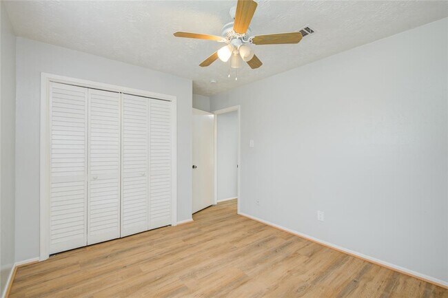 Building Photo - 23415 Verngate Dr