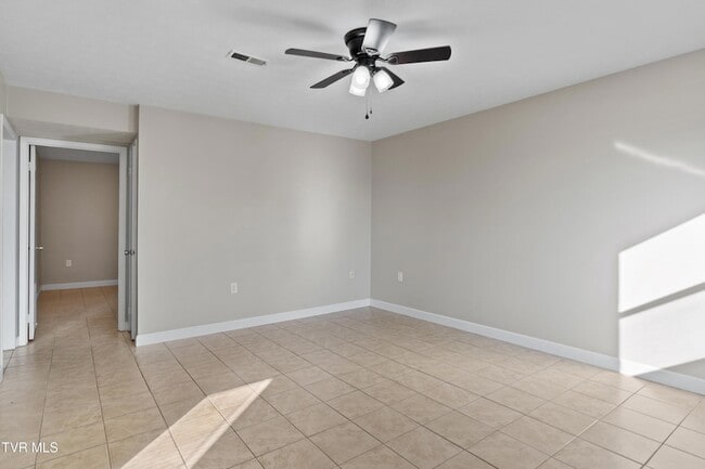 Building Photo - 1001 Kiser Blvd