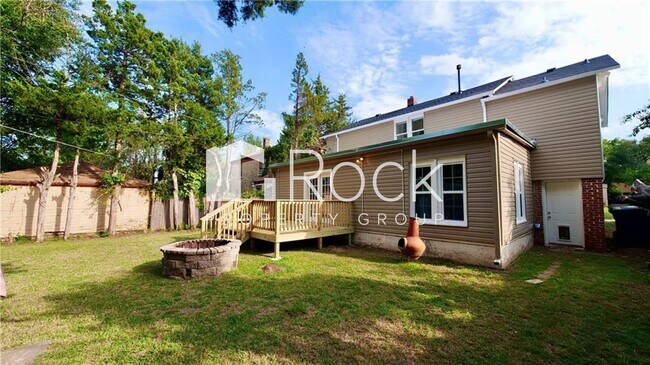Building Photo - Beautifully Remodeled 4-Bedroom Home near ...