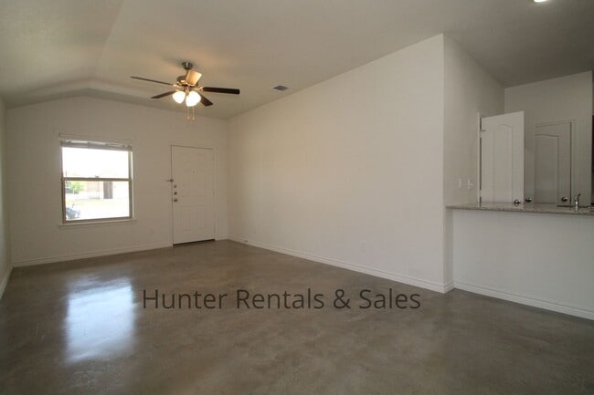 Building Photo - North Killeen Three Bedroom!