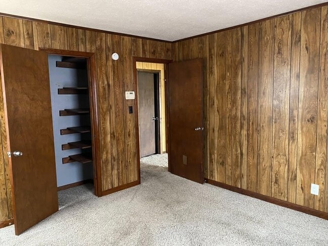 Building Photo - 4016 Mallard Dr