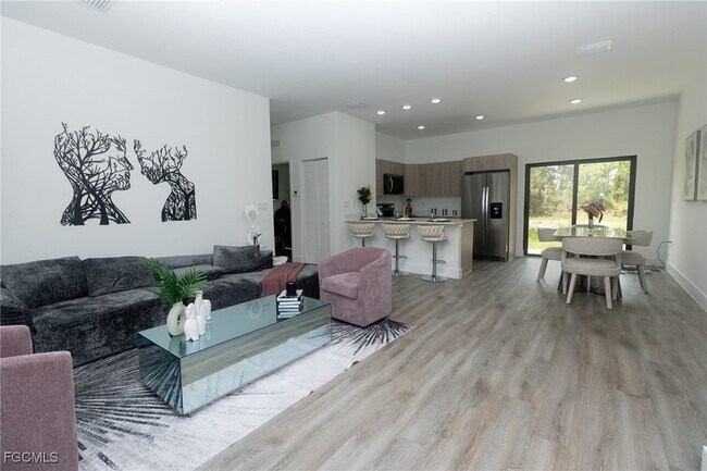 Building Photo - 6027 Pecan Cir