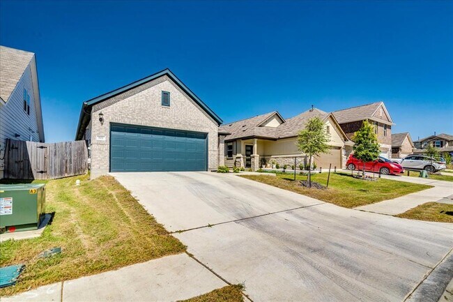 Building Photo - 802 Papaya Dr