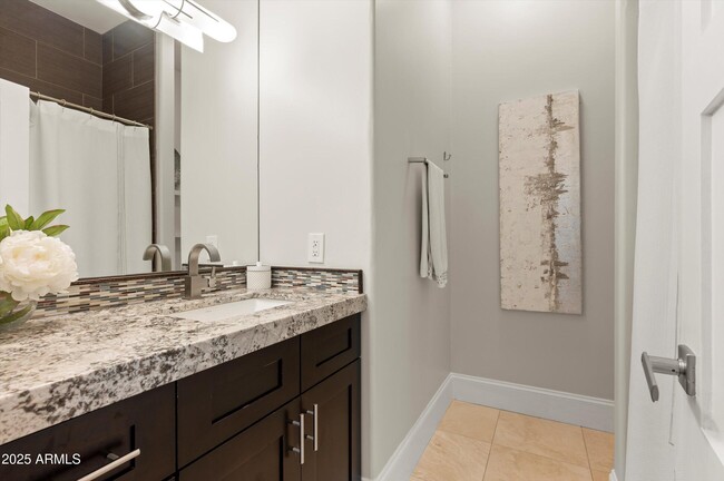 Building Photo - 1407 E Coral Cove Dr