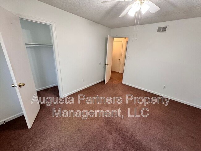 Building Photo - 415 Evans Mill Cir