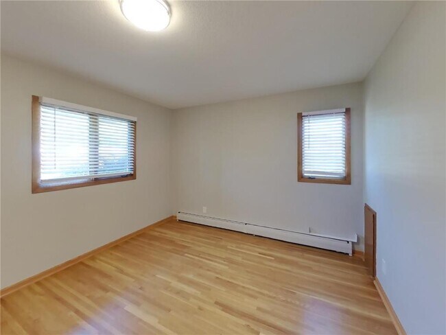 Building Photo - 1397 Pinewood Dr