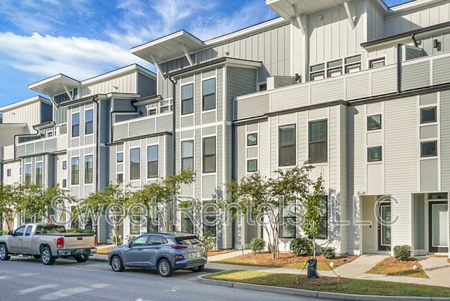 Building Photo - 4565 Mixson Ave