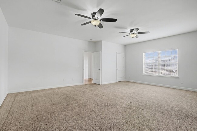 Building Photo - 140 Tulip Grove Point