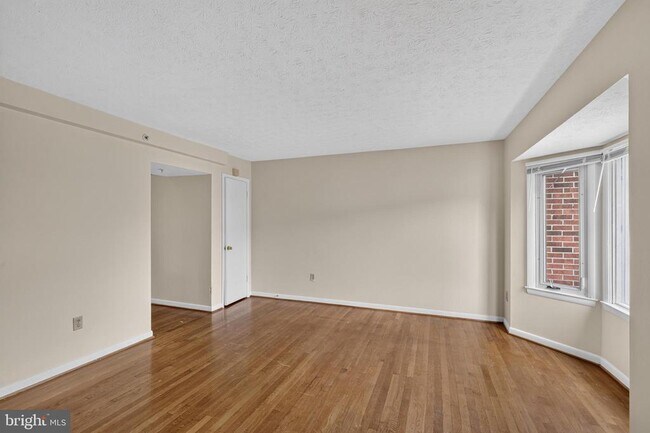Building Photo - 2931 Sunset Ln