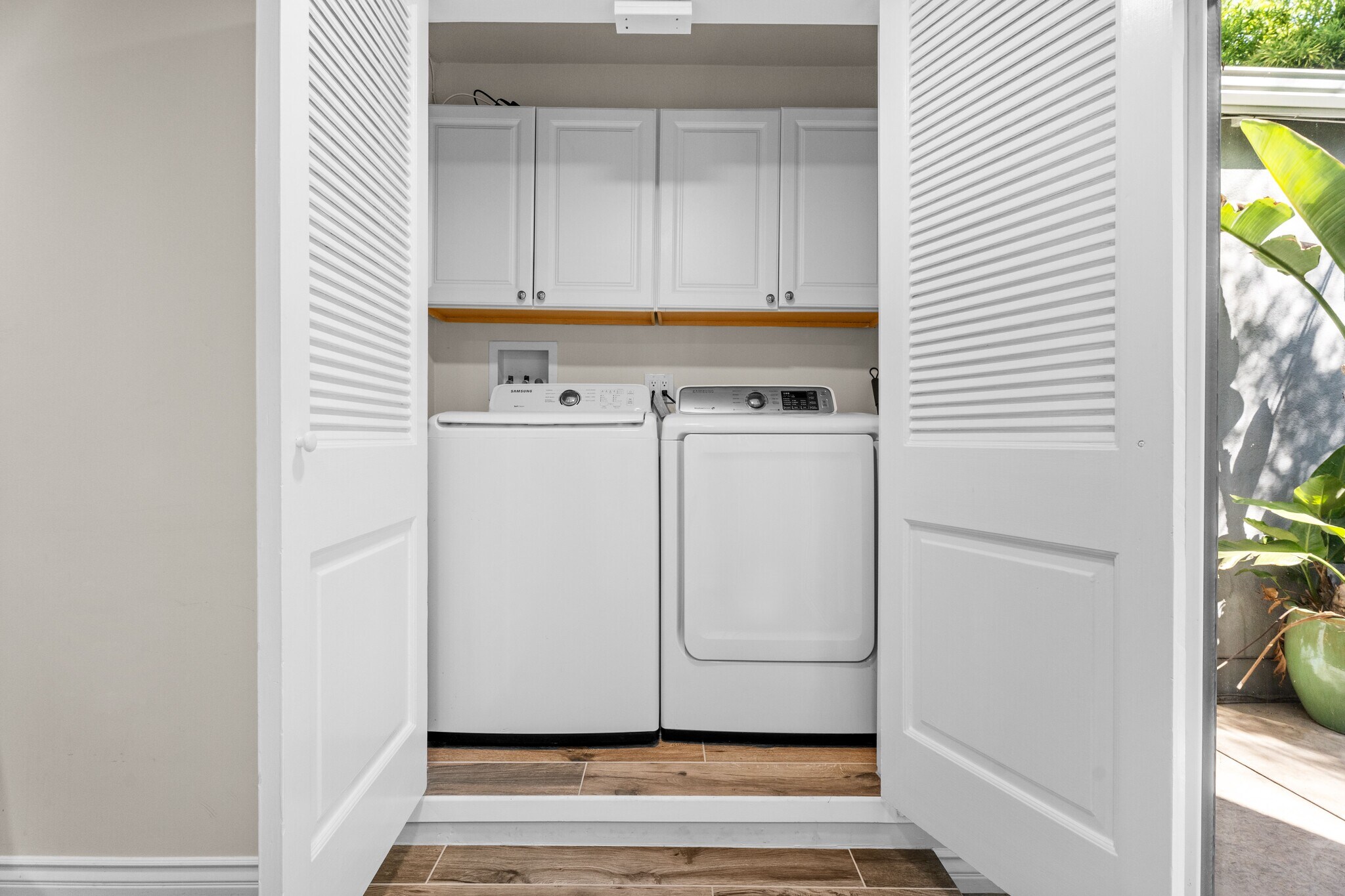 Laundry - 4242 Van Nuys Blvd