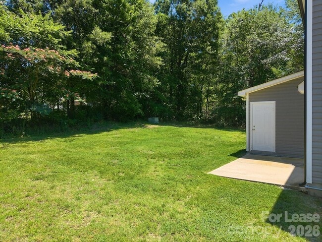 Building Photo - 1361 Ontario Dr
