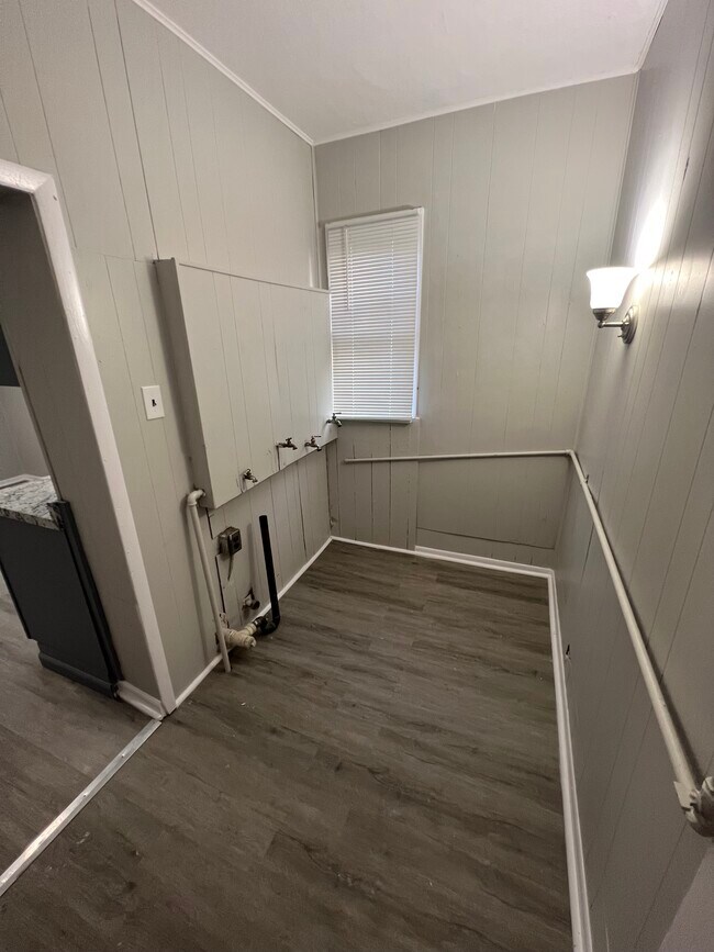 Building Photo - 334/336 Parkdale Ave.