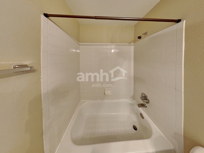 Building Photo - 2320 S Gibralter Way