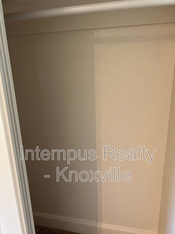 Building Photo - 1712 Vada Cir