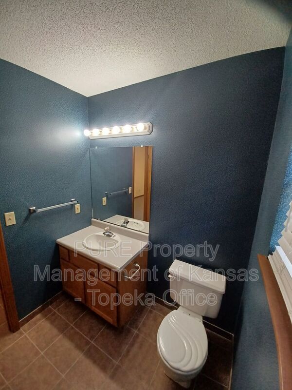Building Photo - 6308 SW 27th St