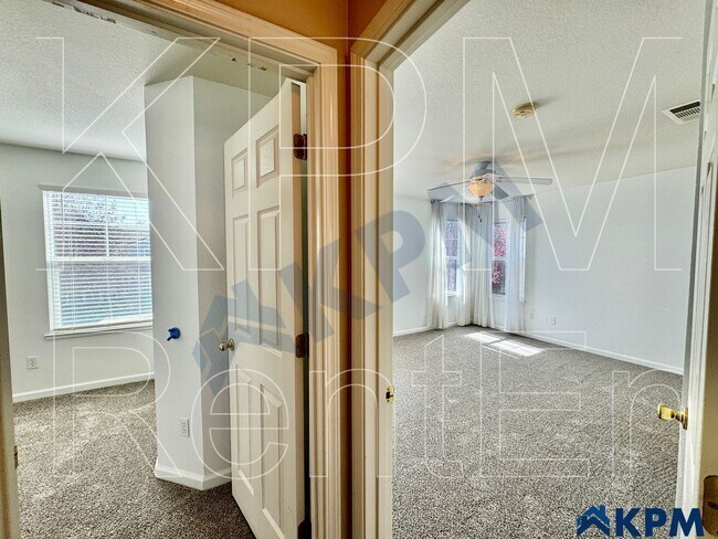Building Photo - 1504 Cat Tail Dr