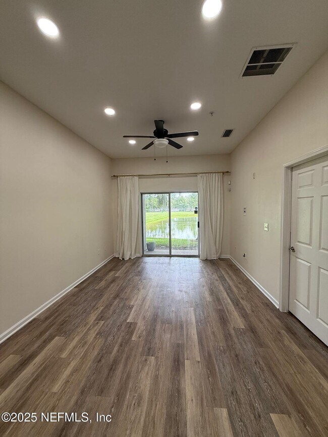 Building Photo - 7063 Deer Lodge Cir