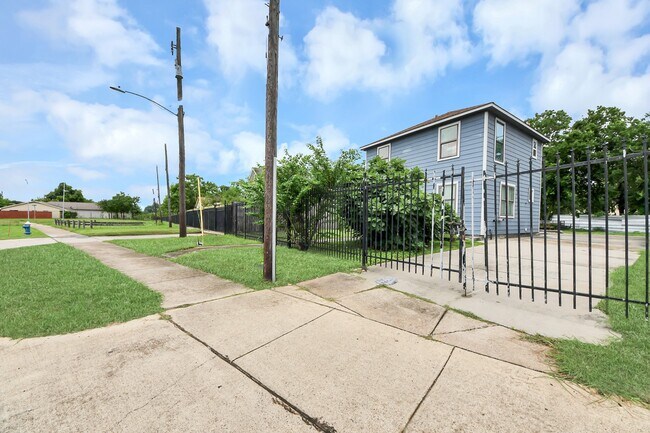 Building Photo - 4603 Orange St
