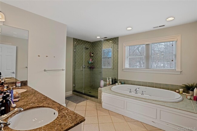 Building Photo - 484 Rosedale Ave