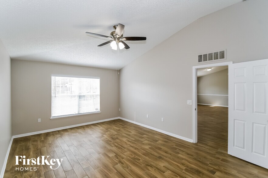Building Photo - 12287 Moose Hollow Dr