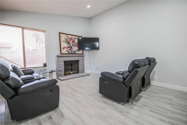 Building Photo - 7399 Topeka Dr