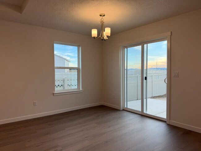 Building Photo - 10113 Longtail Dr