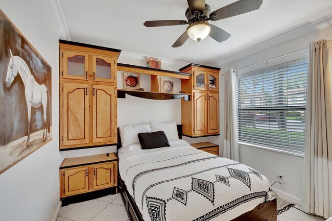 Building Photo - 7101 Golf Colony Ct