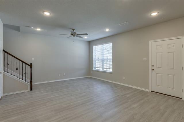 Building Photo - 2816 Bellflower Dr