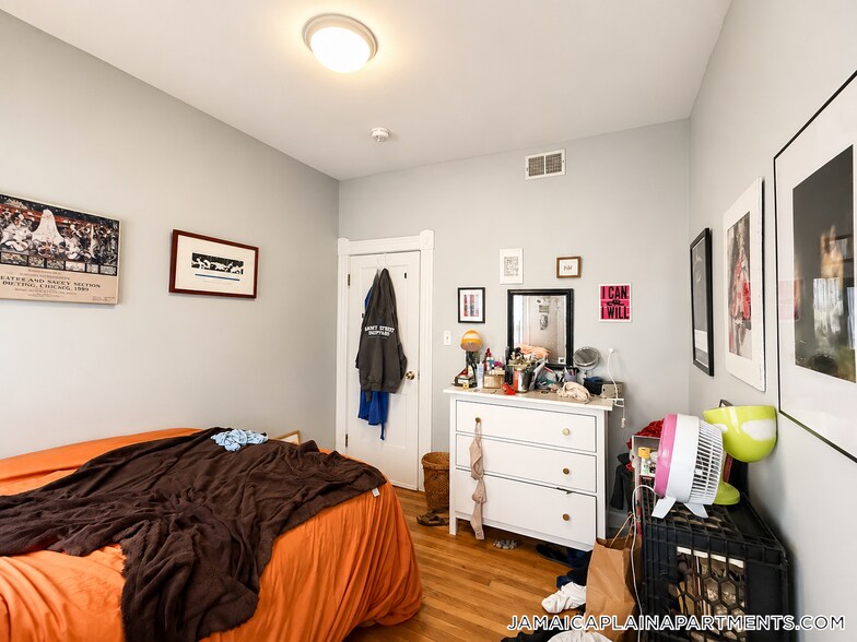 Building Photo - 58 Brookside Ave