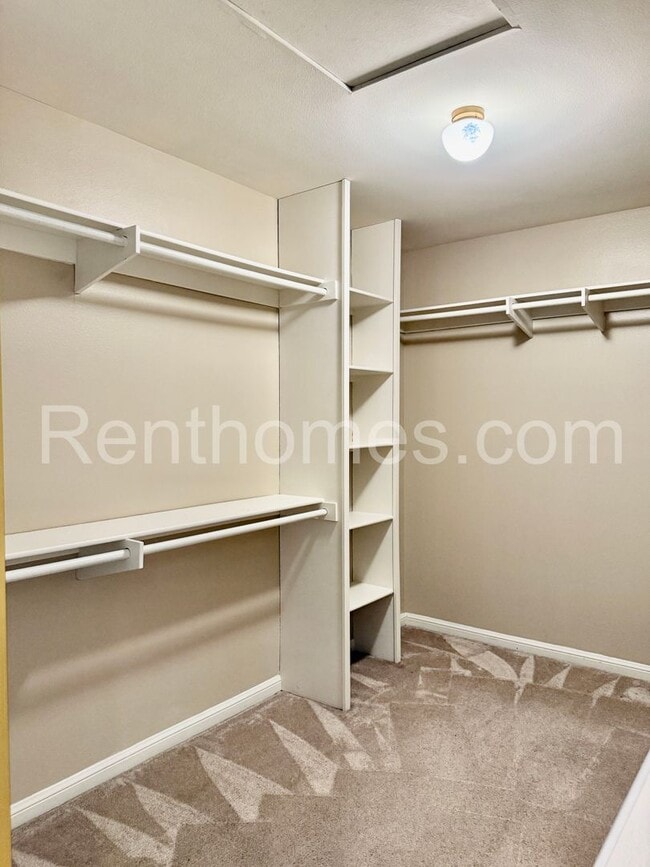 Building Photo - 12613 Crest Knolls Ct