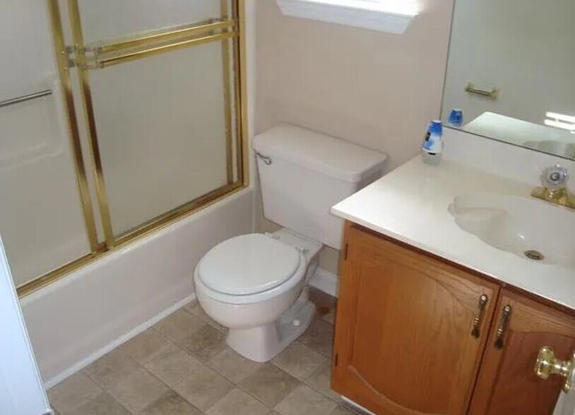 Building Photo - 2705 Ashbury Point Ln