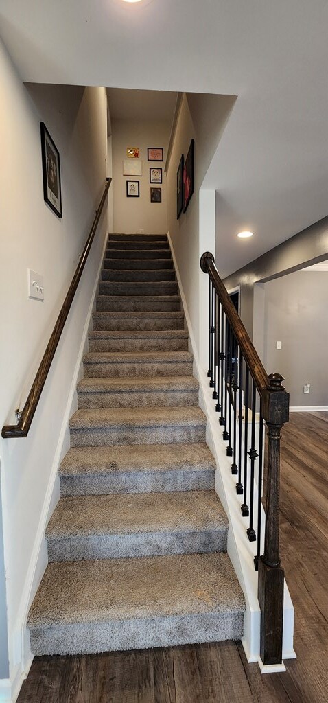 Building Photo - 354 Niblick Dr