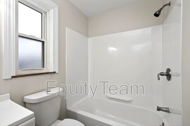 Building Photo - 405 Home Ave