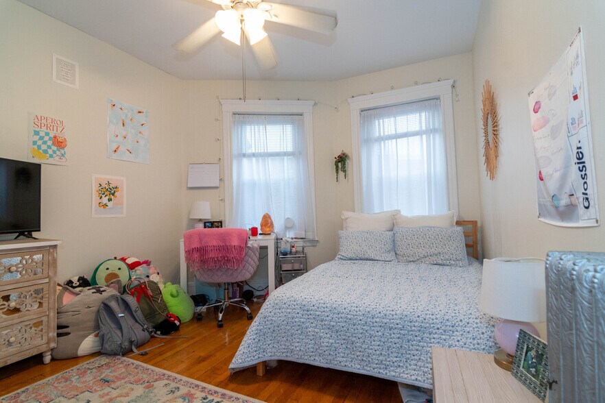 Building Photo - 1232 Beacon St