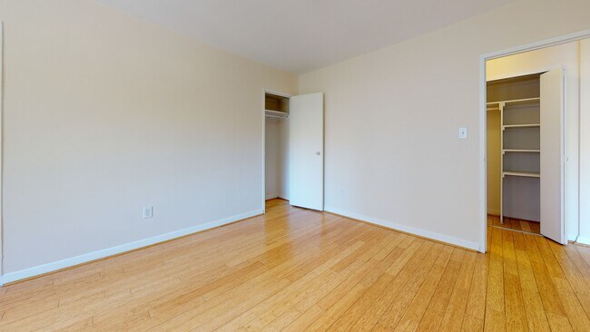 Building Photo - 3900 Tunlaw Rd NW