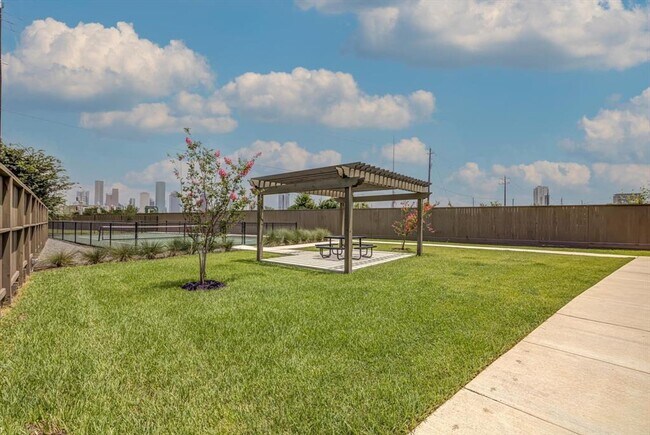 Building Photo - 3019 Hicks St