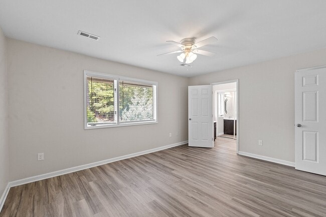 Building Photo - 4362 Hunters Club Dr