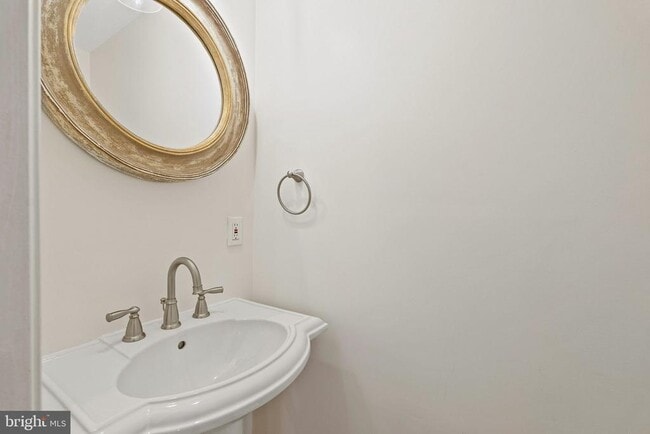 Building Photo - 3110 9th Rd N