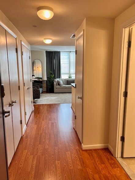 Residence Entry - 350 G St SW