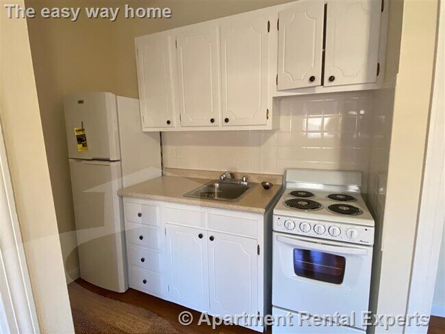 Building Photo - 176 N Beacon St