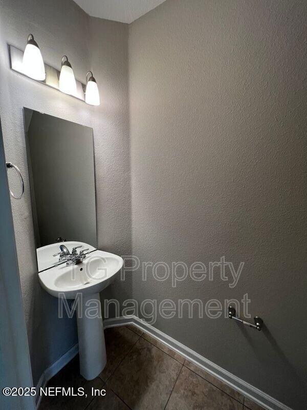 Building Photo - 497 Pine Bluff Dr