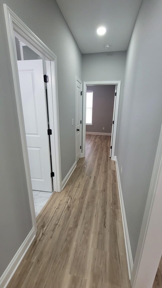 Building Photo - 1031 Wessex Dr