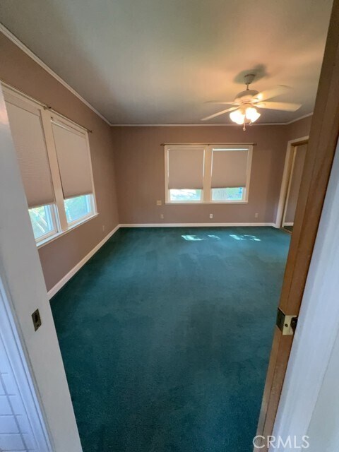 Building Photo - 5480 Live Oak Dr