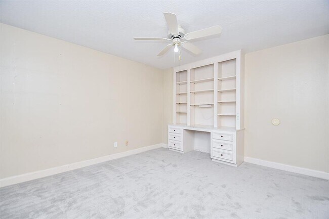 Building Photo - 7706 Coachwood Dr