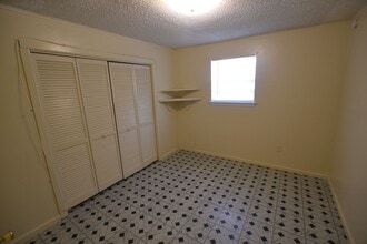 Building Photo - Housing Vouchers Accepted!!!  Location!  Newly updated, 4 bedroom, 2 bath home in historic Beechw...