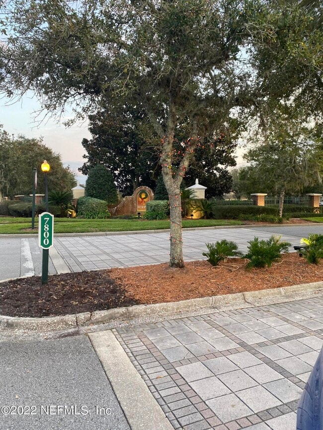 Building Photo - 7800 Point Meadows Dr
