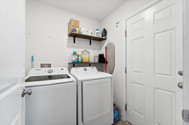 Building Photo - 7131 Penn Way