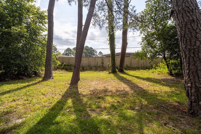 Building Photo - Welcome to this beautiful newly renovated ...