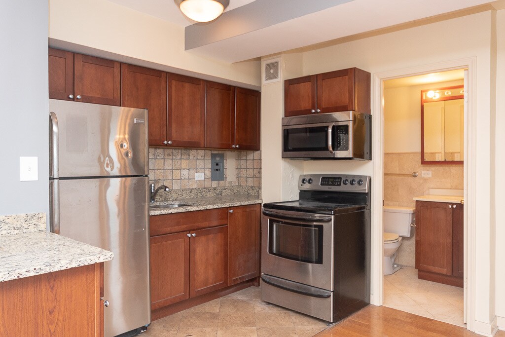 Building Photo - 4180 N Marine Dr