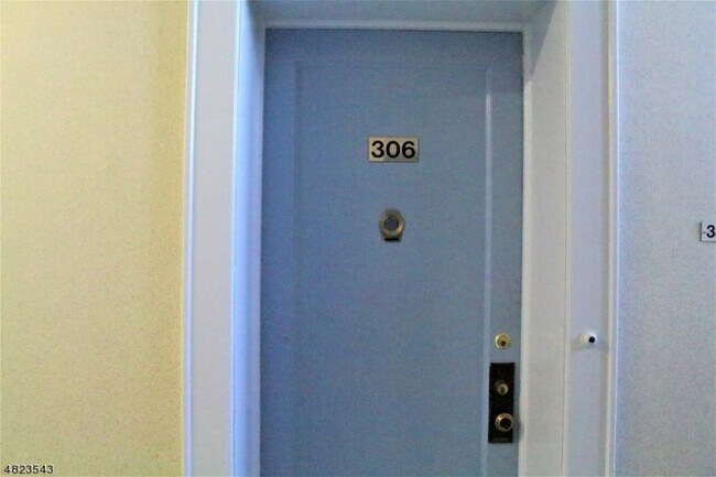 Building Photo - 503 Carleton Rd